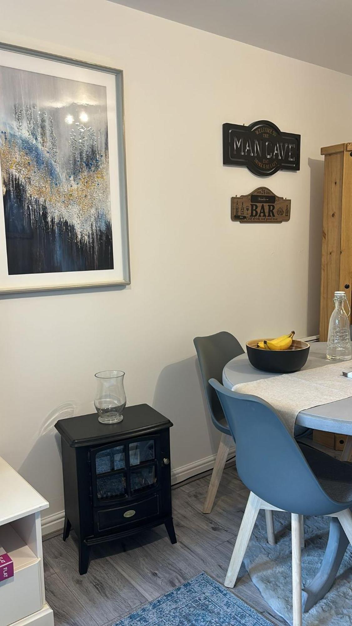 2 Bed , Ensuite Flat Close To Heathrow, Windsor , Langley *