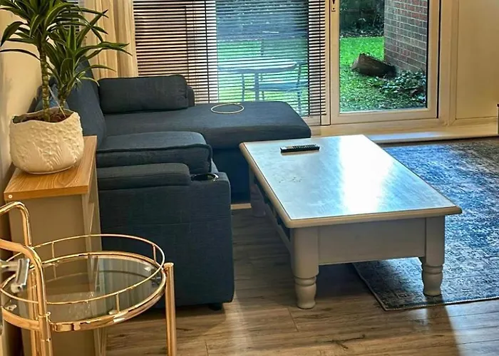2 Bed Room , Ensuite Flat Close To Heathrow, Windsor , Langley
