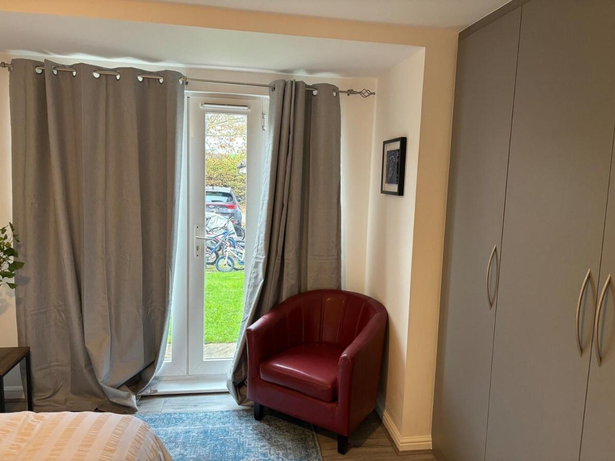2 Bed , Ensuite Flat Close To Heathrow, Windsor , Langley