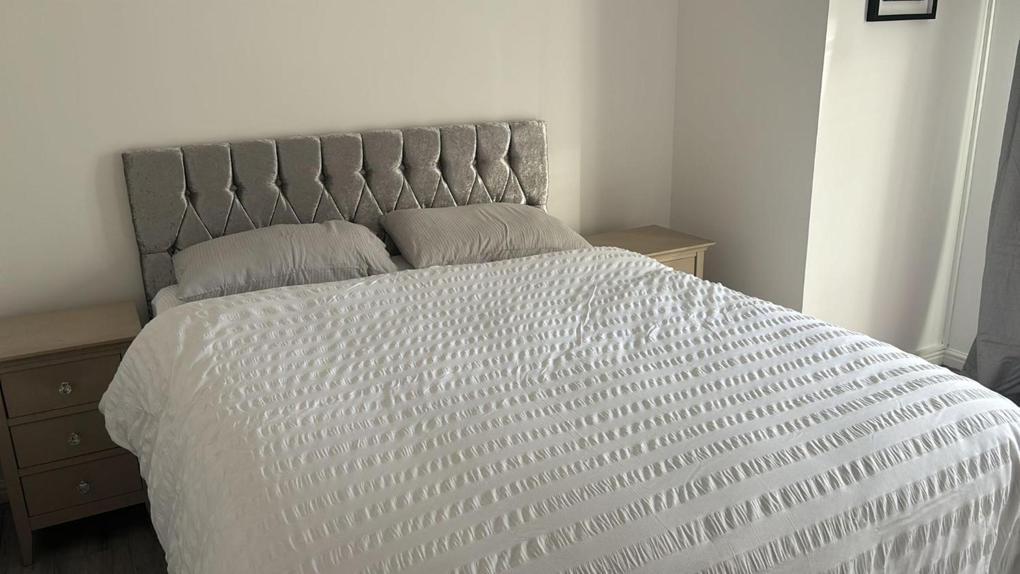 2 Bed , Ensuite Flat Close To Heathrow, Windsor , Langley Langley Marish