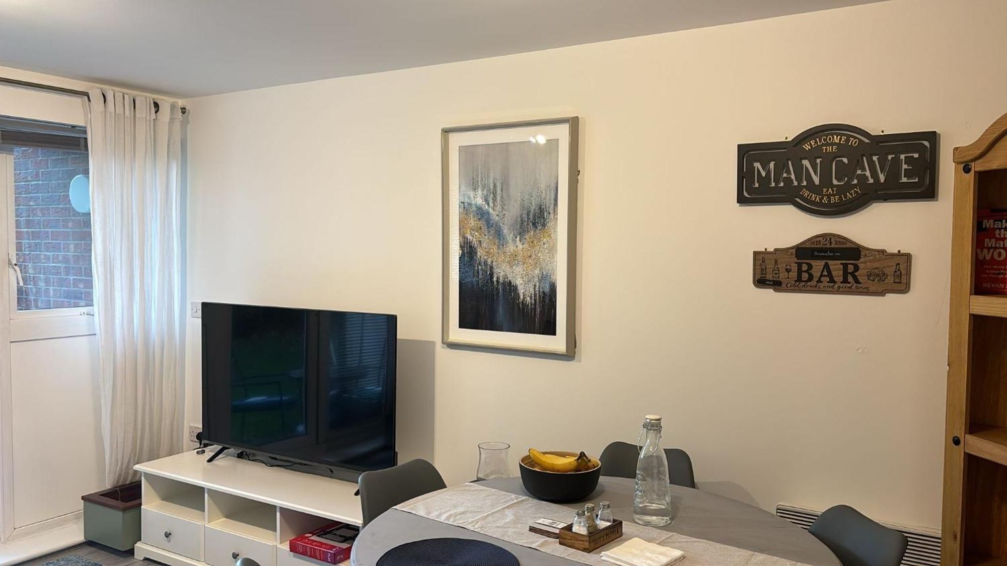 Apartment 2 Bed , Ensuite Flat Close To Heathrow, Windsor , Langley *